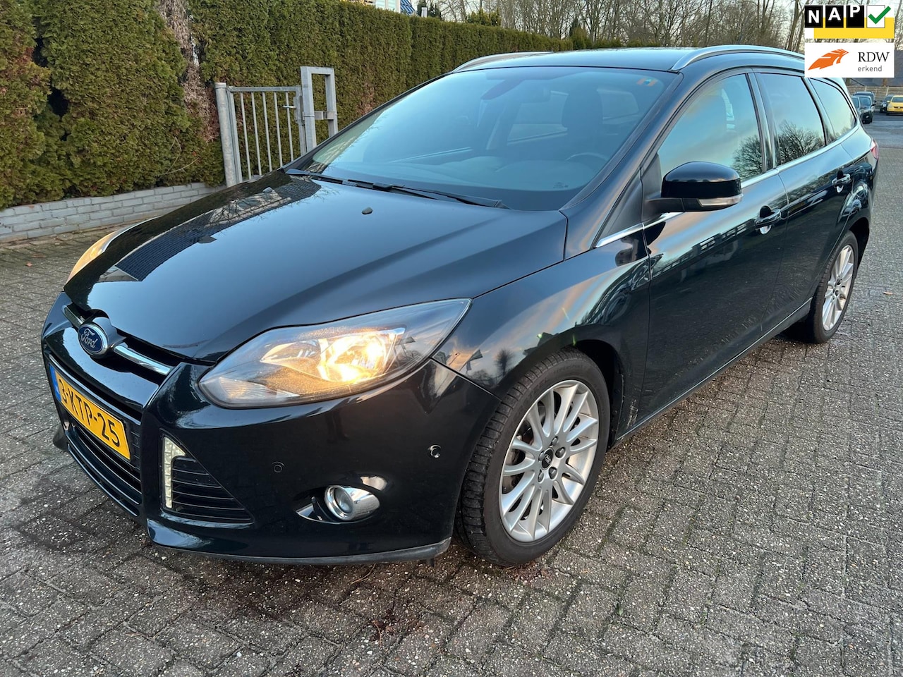 Ford Focus Wagon - 1.6 TDCI ECOnetic Titanium ECC NAVI PDC LMV - AutoWereld.nl