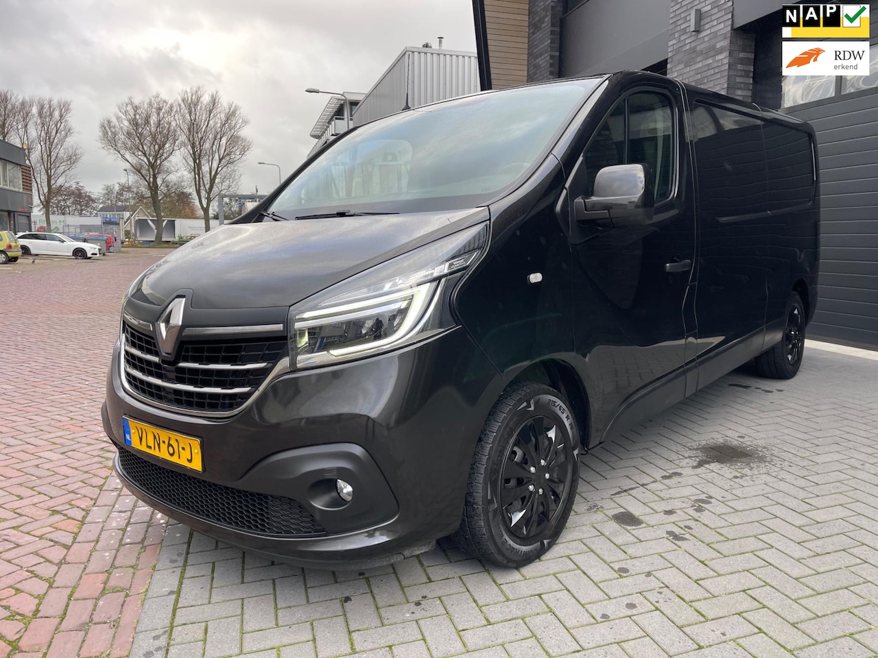 Renault Trafic - 2.0 dCi 145 T29 L2H1/Automaat/Navi/Dealer-onderhouden/1eigenaar/AUX/PDC/Trekhaak/Cruise-c/ - AutoWereld.nl