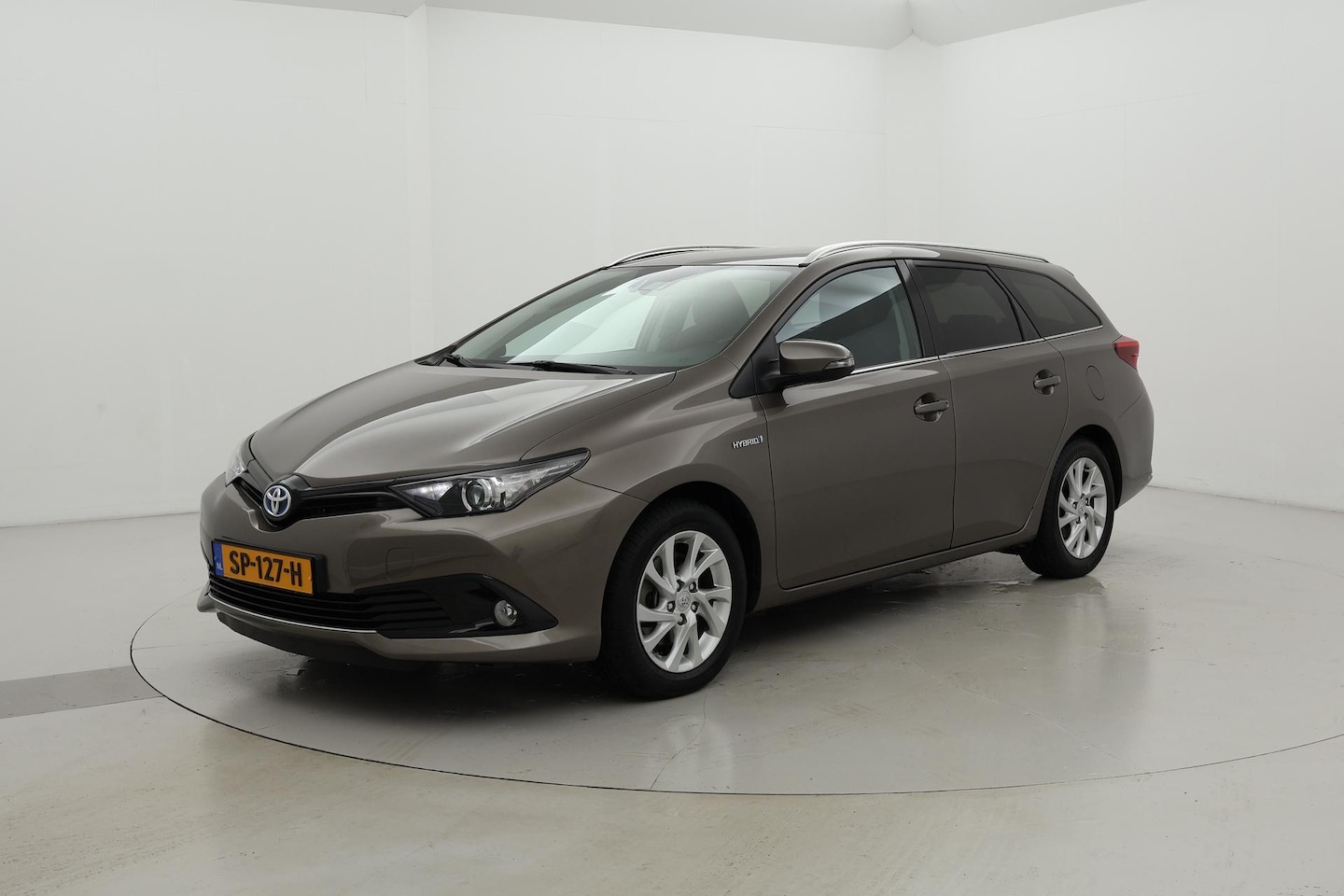 Toyota Auris Touring Sports - 1.8 Hybrid Dynamic | Trekhaak | Navigatie - AutoWereld.nl