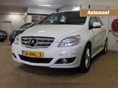 Mercedes-Benz B-klasse - 160 BUSINESS CLASS. Automaat / parkeersensoren voor en achter