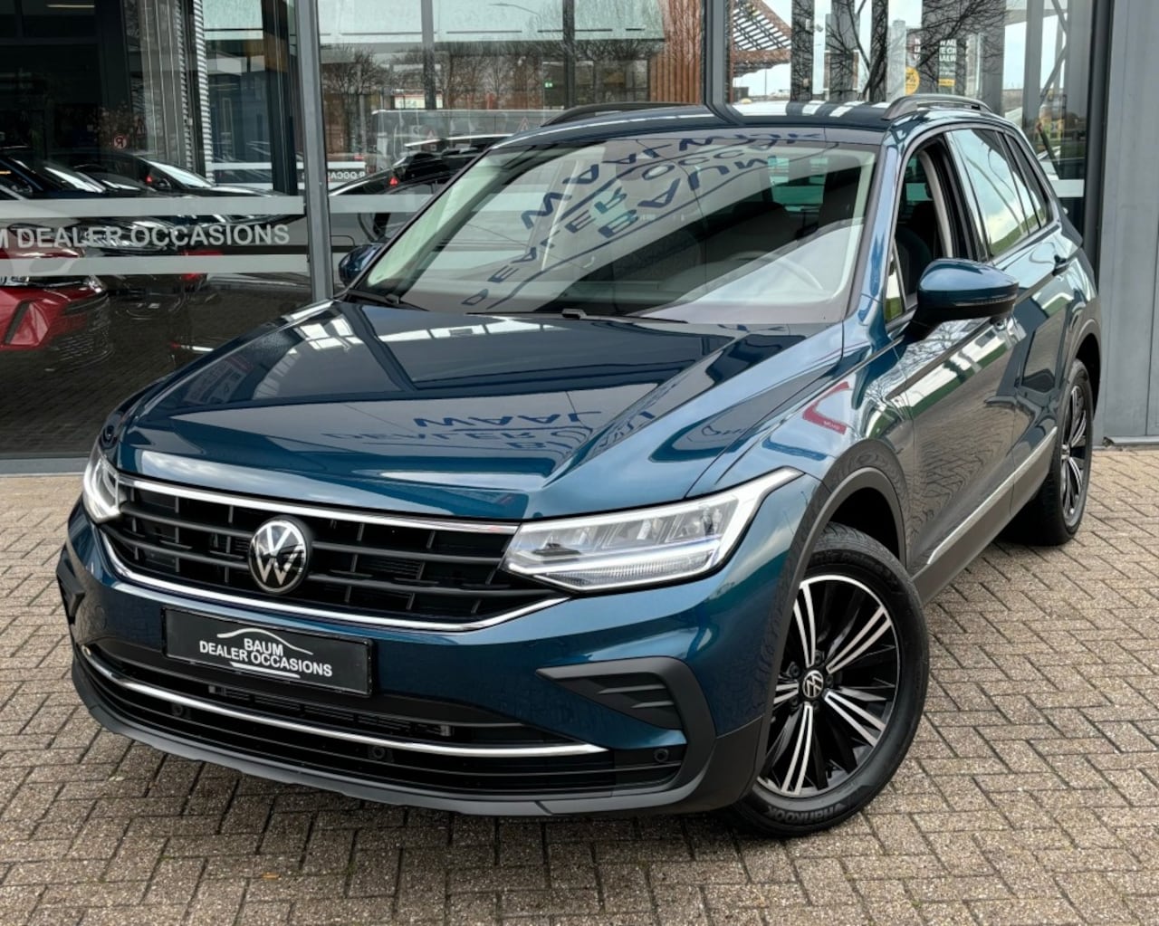 Volkswagen Tiguan - 2.0 TDI AUTOMAAT 150PK NAVI LMV PDC-CAMERA - AutoWereld.nl