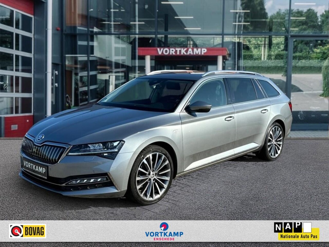 Skoda Superb - 1.4 TSI DSG LenK IV LEDER/MEMORY/CRUISE/NAVI/PDC/STOELVERW - AutoWereld.nl