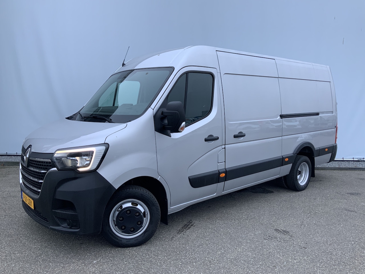 Renault Master - T35 2.3 dCi 165 L3H3 Maxi Dub Lucht Dub Schuifdeur Airco Camera Trekhaak 3500 kg 3 Zits Eu - AutoWereld.nl