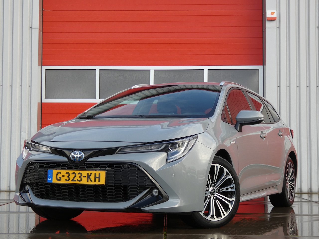 Toyota Corolla Touring Sports - 1.8 Hybrid Business Intro/ unieke km! - AutoWereld.nl