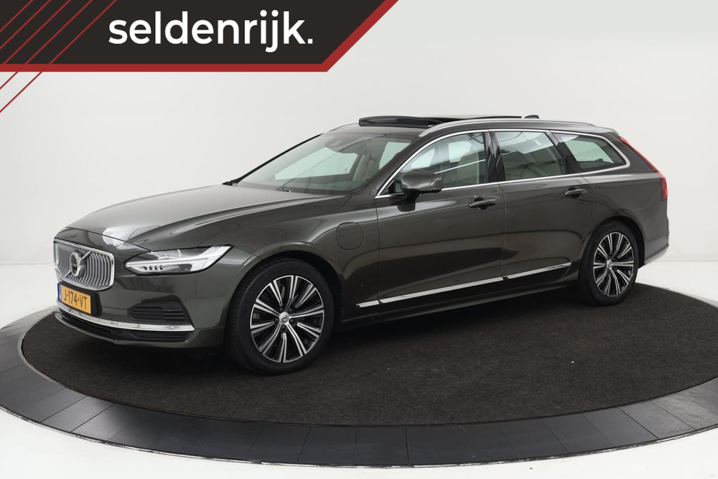 Volvo V90 - 2.0 T6 AWD Business Pro | Panoramadak | 360 camera | Stoel & stuurverwarming | Carplay | L - AutoWereld.nl