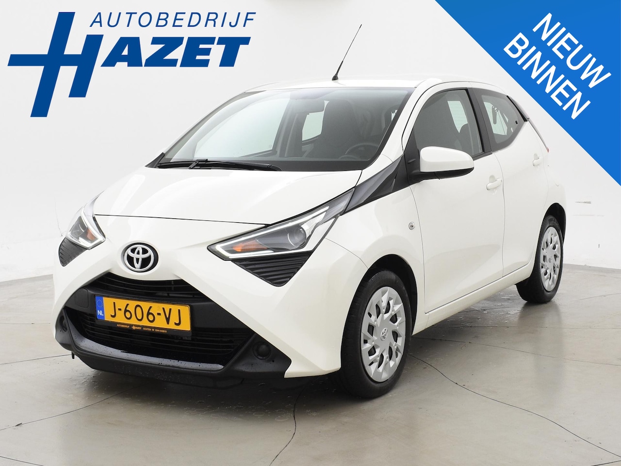 Toyota Aygo - 1.0 VVT-i AUTOMAAT X-PLAY *30.584 KM!*+ APPLE CARPLAY | CAMERA | AIRCO - AutoWereld.nl