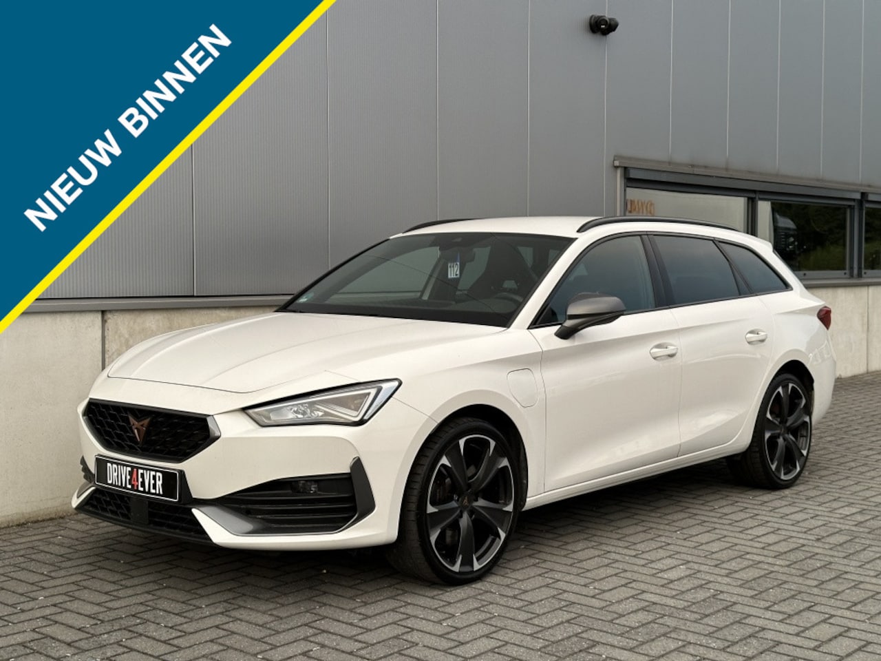 CUPRA Leon Sportstourer - 1.4 e-Hyb VZ 245pk ACC ECC PDC ELEK PAKKET NAVI SPORTVELGEN - AutoWereld.nl