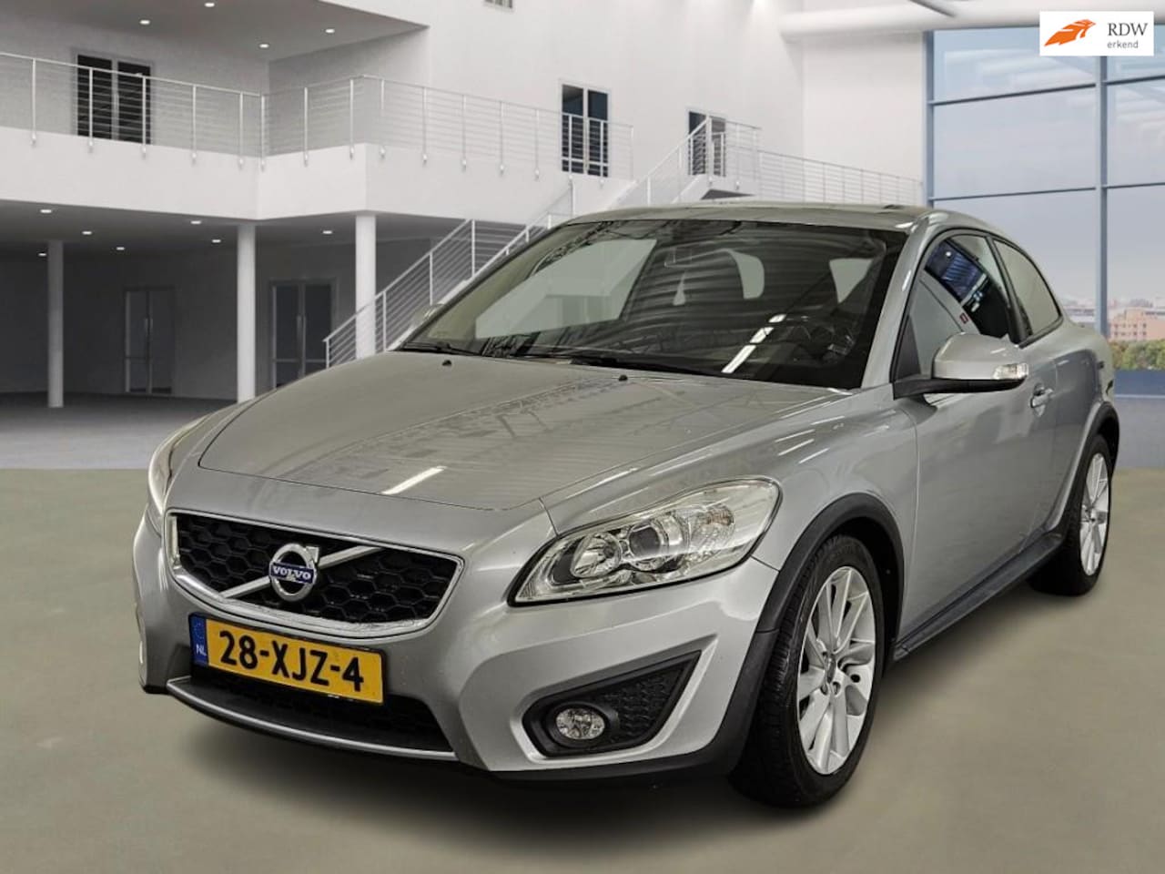 Volvo C30 - 1.6 D2 R-edition PSENSOR LEDER CRUISE 2 X SLEUTELS - AutoWereld.nl