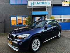 BMW X1 - SDrive18i Executive 150PK|Origineel NL|Navigatie|Automaat|Cruise Control|Bluetooth|Trekhaa