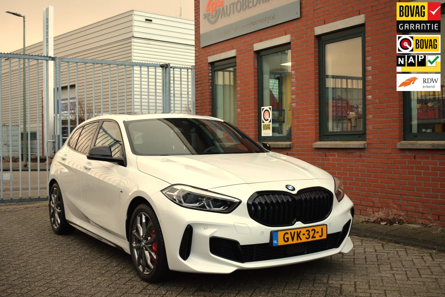 BMW 1-serie - 128ti High Executive M Sport Automaat / Panoramad - AutoWereld.nl