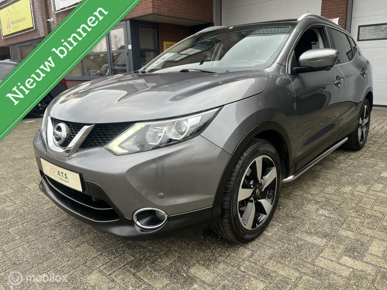 Nissan Qashqai - 1.2 N-Connecta NAVI*CAMERA*PANO-DAK*PDC*CRUISE* - AutoWereld.nl