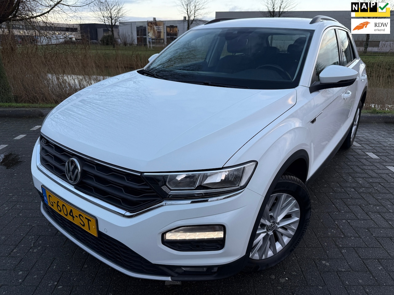 Volkswagen T-Roc - 1.0 TSI Business R-LINE*CRUISE*PARK SENSOREN*NAVI*CARPLY*APK*NAP - AutoWereld.nl