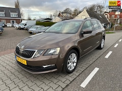 Skoda Octavia Combi - 1.5 TSI Greentech Ambition Business, Carplay, Stoelverwarming, Trekhaak, Navi, Cruisecontr