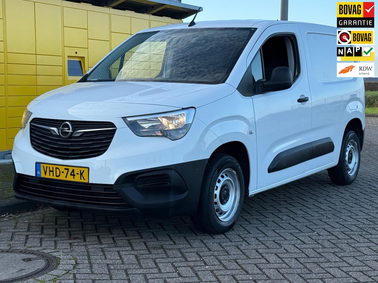 Opel Combo - 1.5D L1H1 Edition Bj 2020 3-Zits Airco Camera - AutoWereld.nl