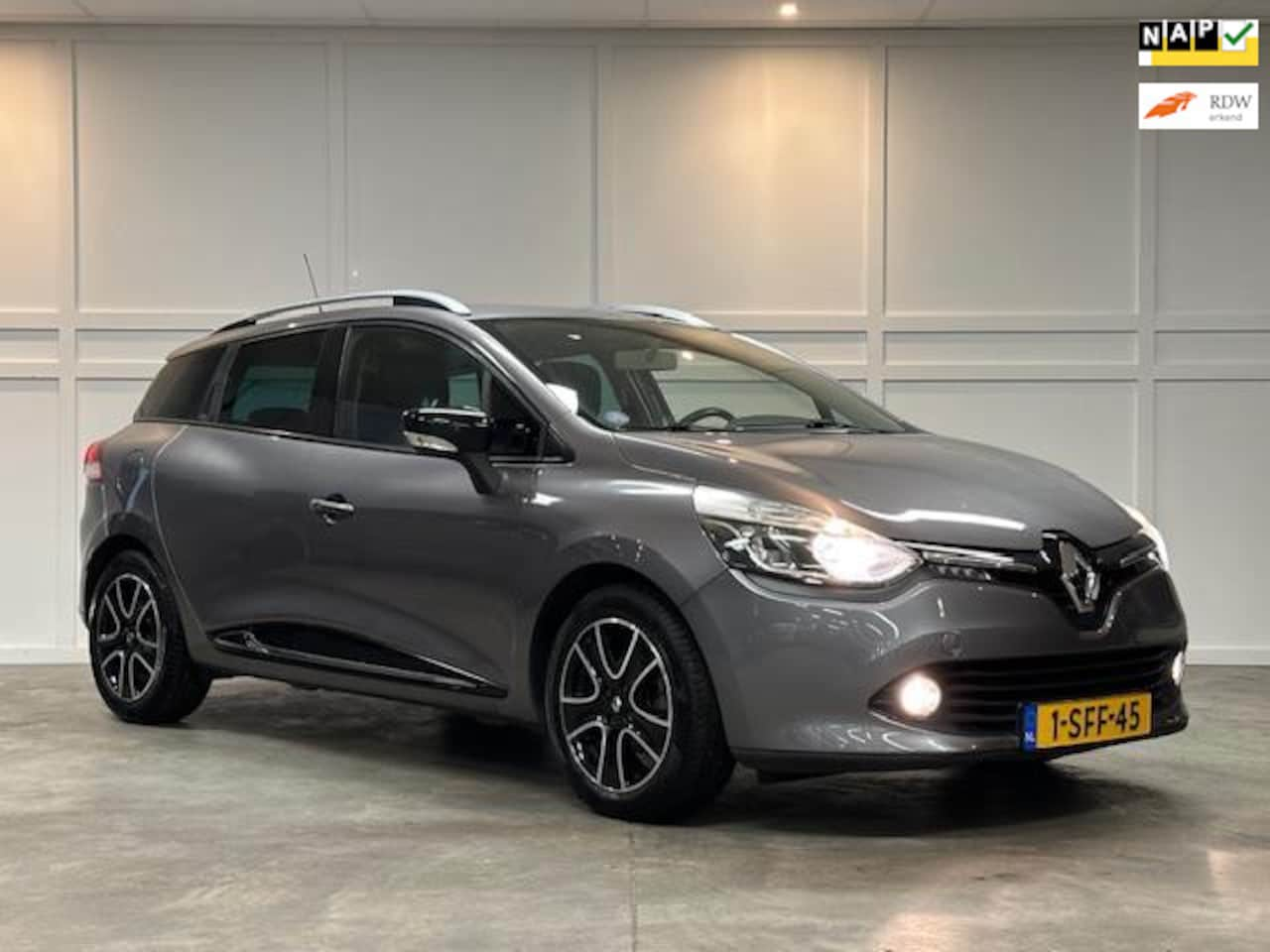 Renault Clio Estate - 2013 / Navi / Cruise / Expression - AutoWereld.nl