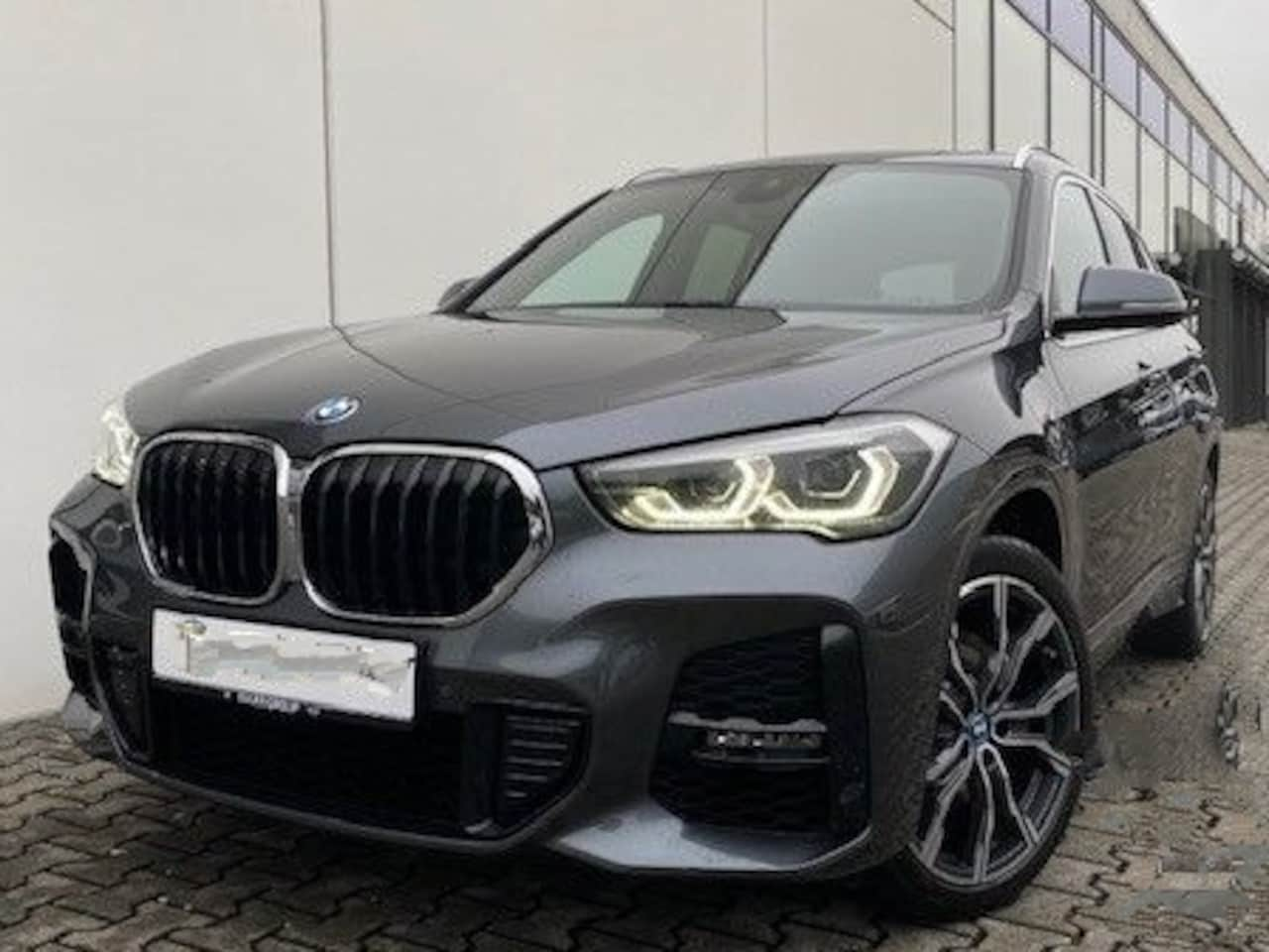 BMW X1 - xDrive25e M-SPORT ** LED, NAVI+, PANORAMA, TREKH, SPIEGELPACK, 19-inch LMV ** 1e EIG - Sle - AutoWereld.nl