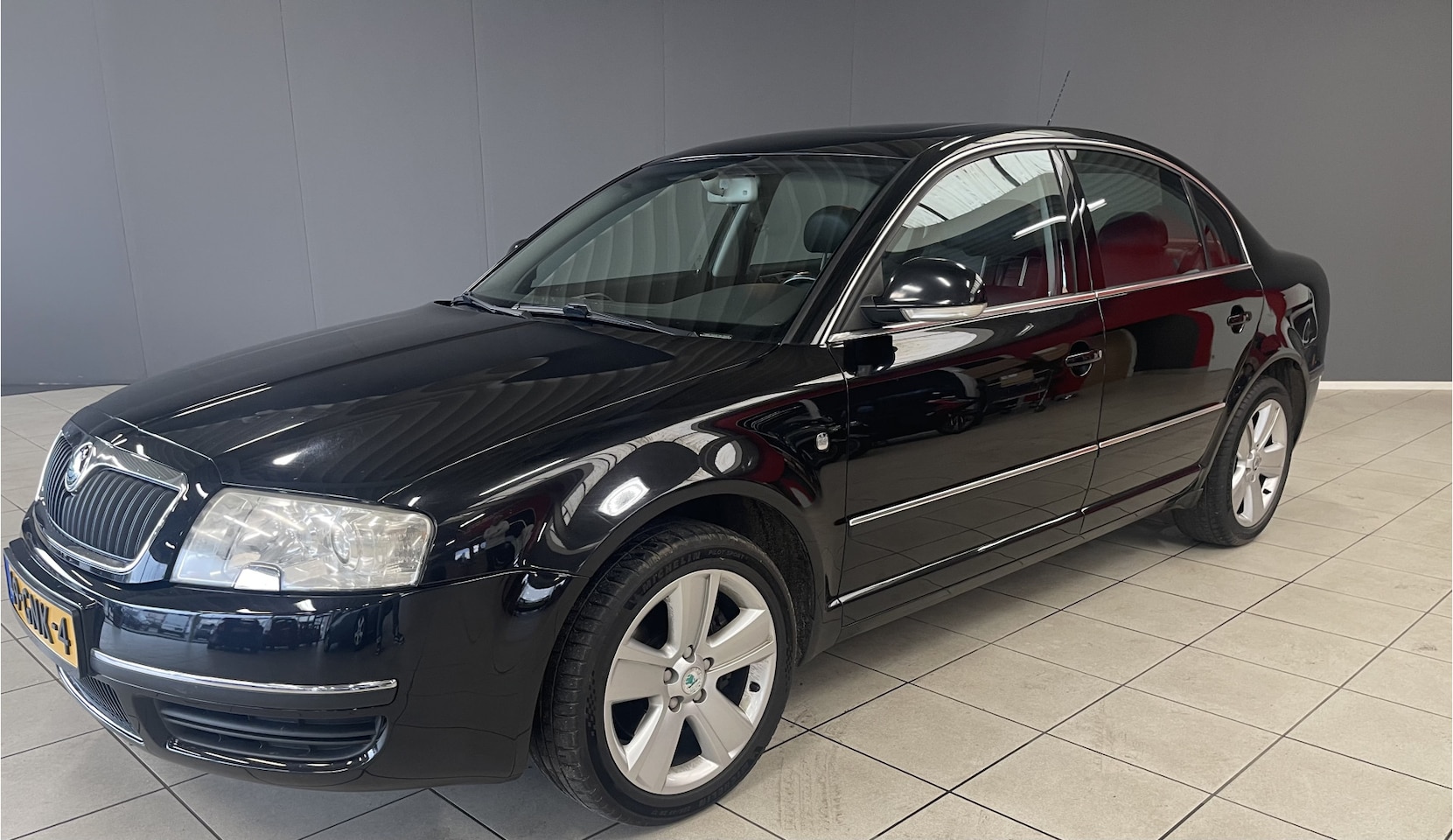 Skoda Superb - 2.8 V6 Laurin & Klement Bovag afleverbeurt! Schitterende full options uitvoering Eerste ei - AutoWereld.nl