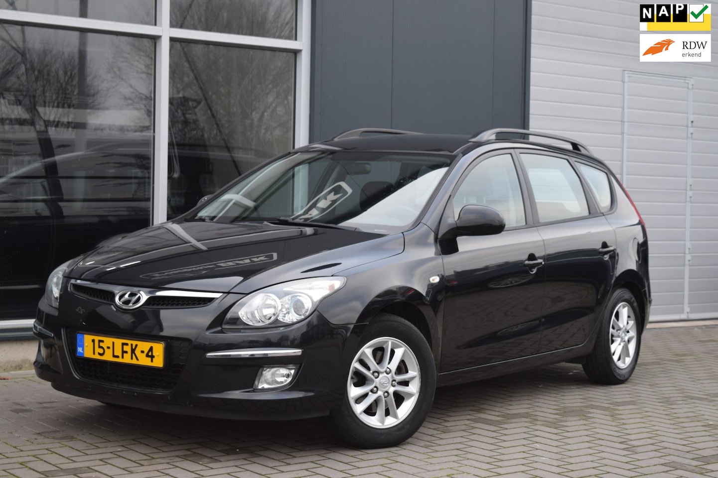 Hyundai i30 CW - 1.6i Dynamic | Clima | Elek-Pakket | NAP + APK 12-2025 ! - AutoWereld.nl