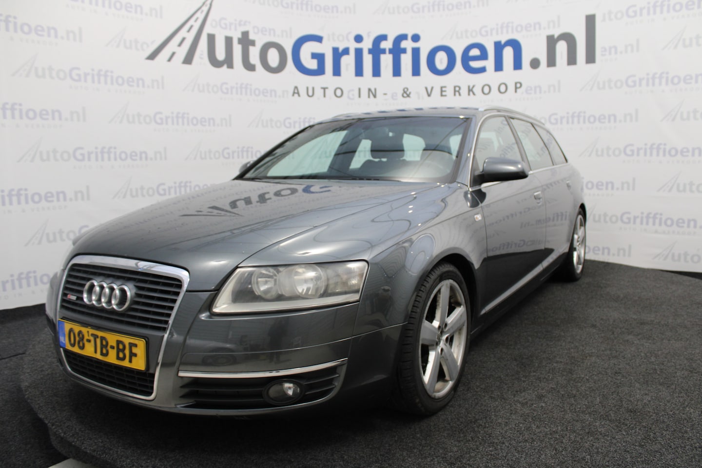 Audi A6 Avant - 2.4 nette stationcar met trekhaak - AutoWereld.nl