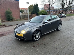 Alfa Romeo Giulietta - 1.4 T Distinctive Chiptuning Red Leather