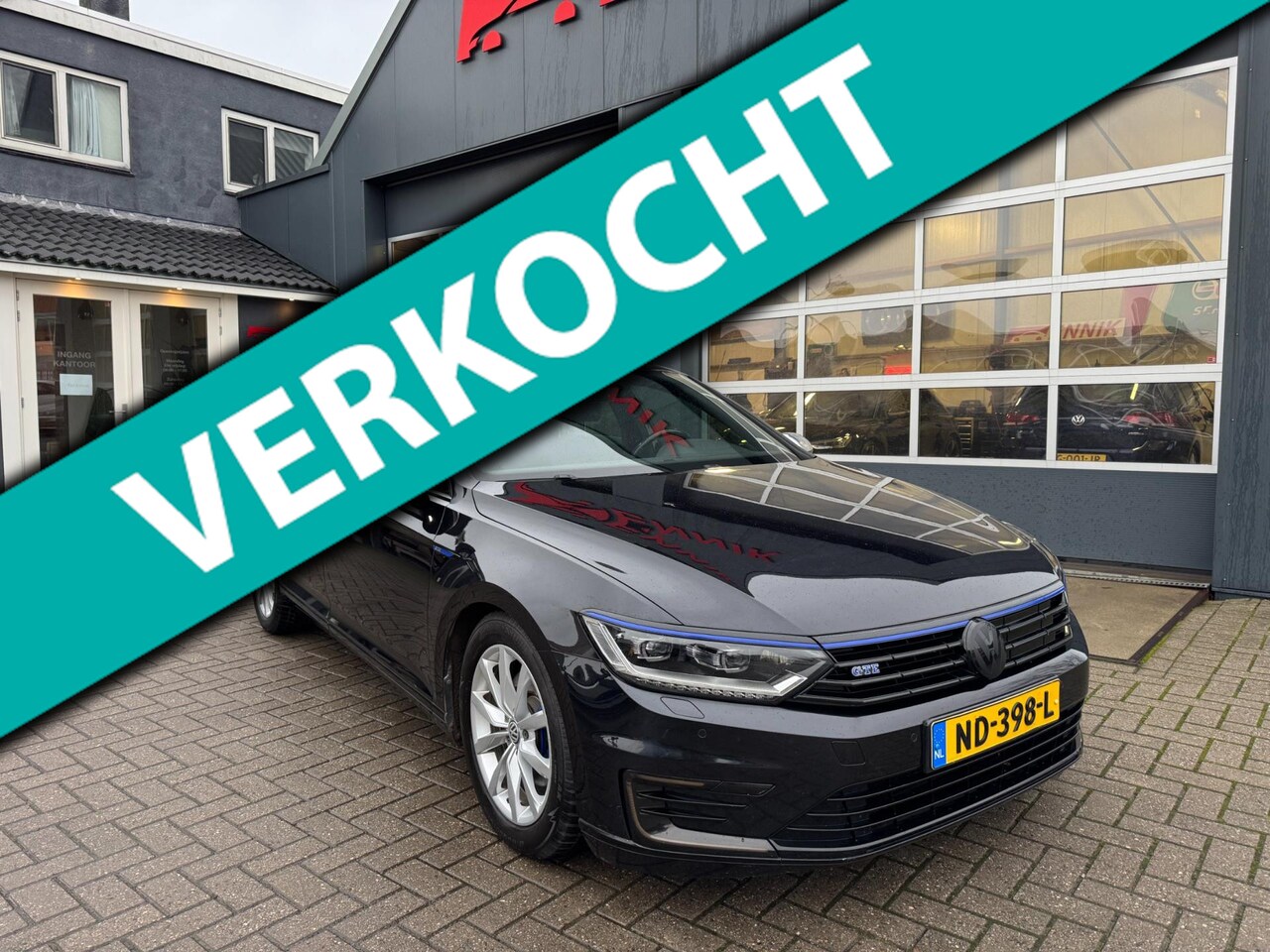 Volkswagen Passat Variant - 1.4 TSI GTE Connected Series Plus / Pano / Full Led / ACC / Trekhaak . - AutoWereld.nl