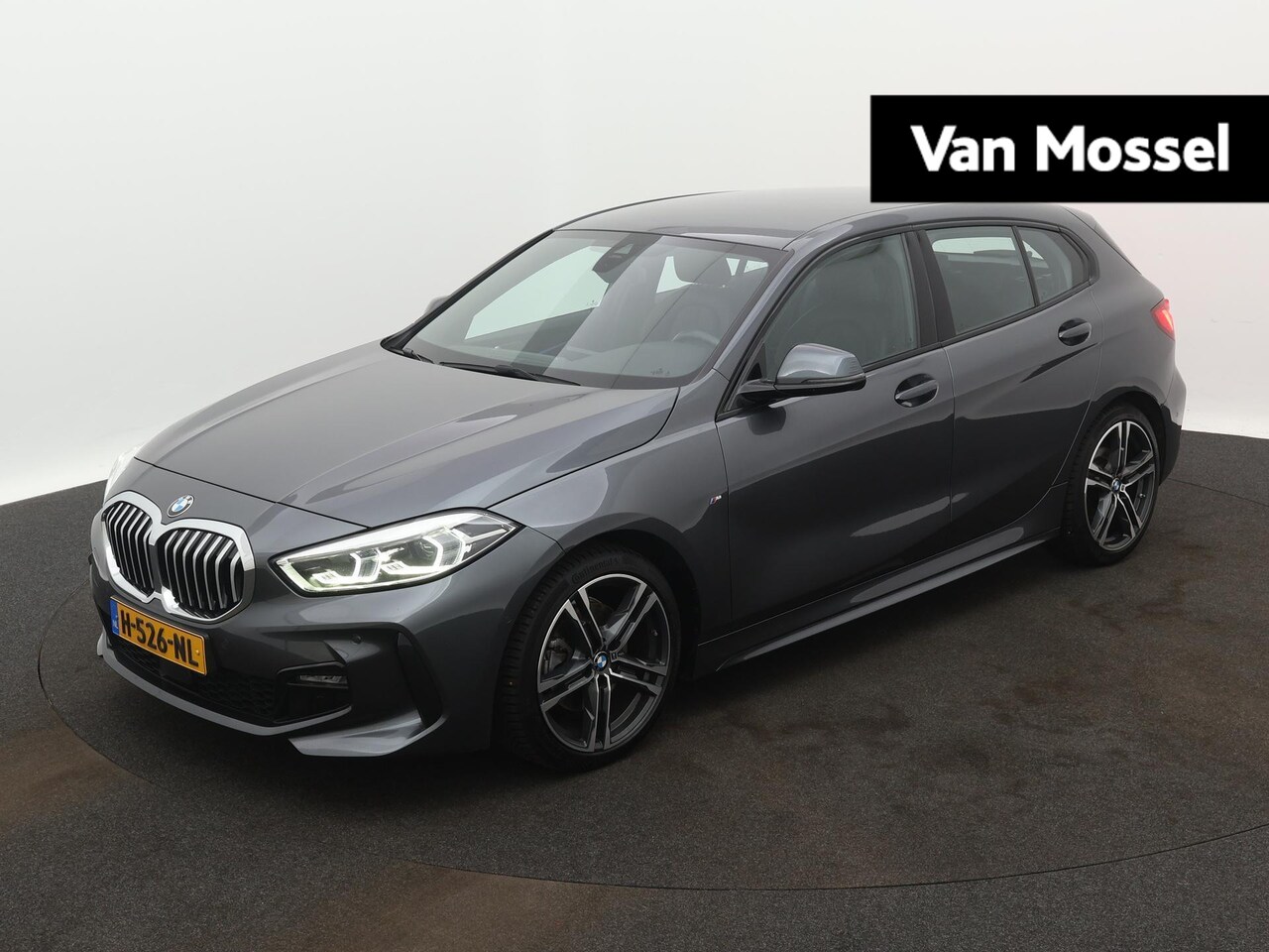 BMW 1-serie - 118i High Executive Edition | ACHTERUITRIJCAMERA | STOELVERWARMING | APPLE CARPLAY - ANDRO - AutoWereld.nl