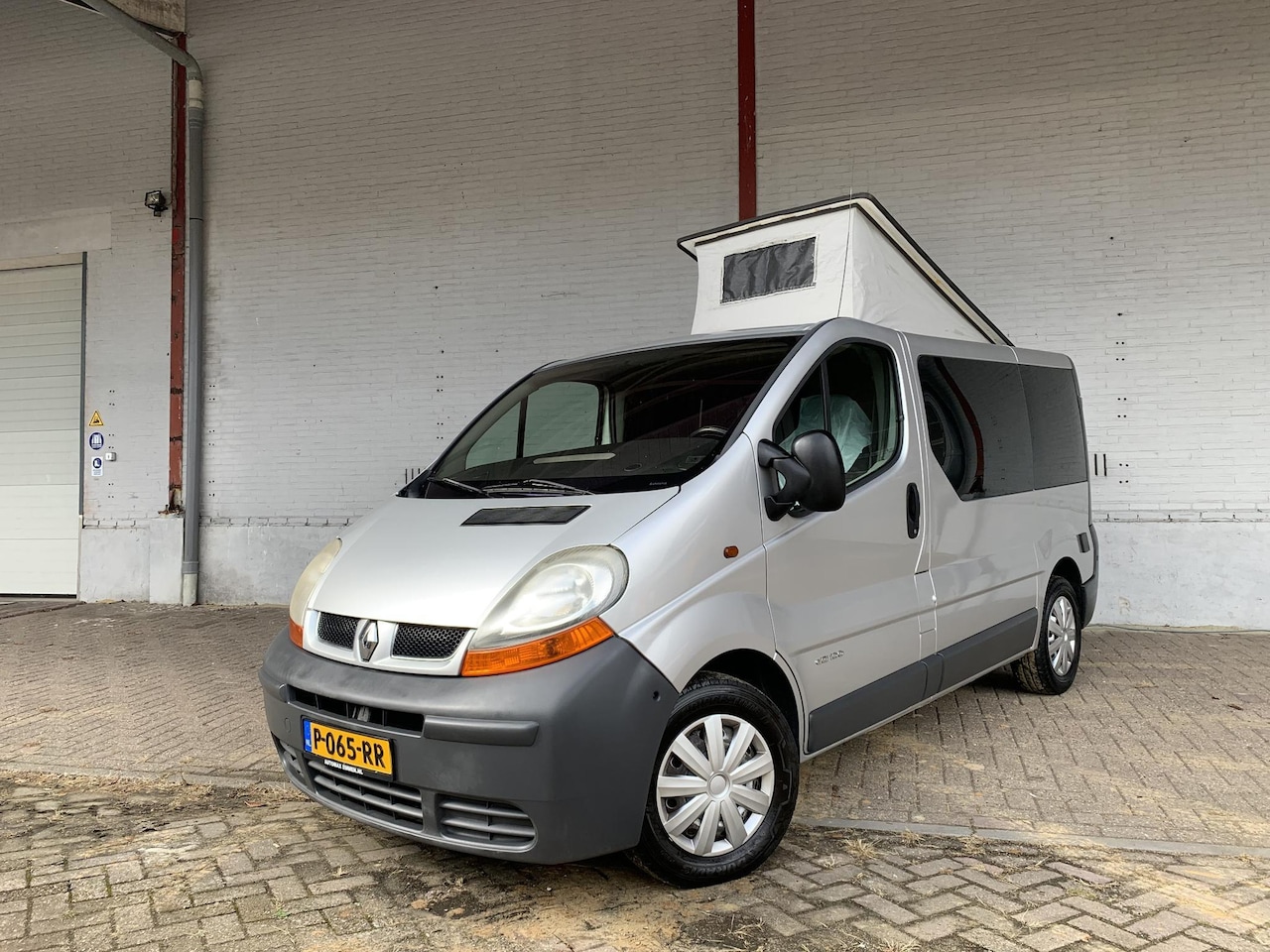 Renault Trafic Combi - 2.0-16V L1H1 |Camper Tarief!|Trekhaak!| - AutoWereld.nl