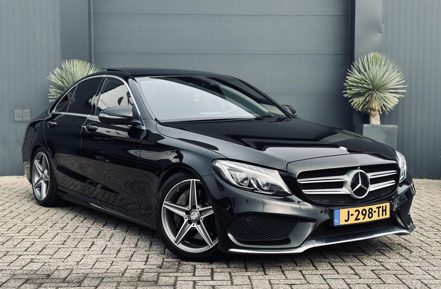 Mercedes-Benz C-klasse - 250 AMG/Pano/Navi/Camera/Full Option - AutoWereld.nl