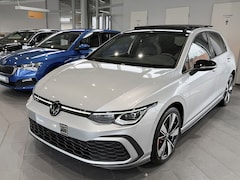 Volkswagen Golf - 1.4 eHybrid GTE * IQ LIGHT, BLACK STYLE, PANORAMA, ALARM, 18-inch LMV, STUURVERW. * Slecht