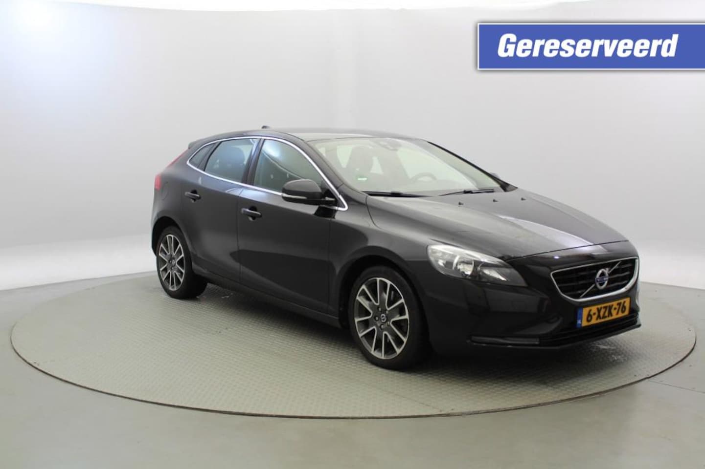 Volvo V40 - 2.0 D4 Summum Business - Camera, Navi, Stoelverw. GERESERVEERD - AutoWereld.nl