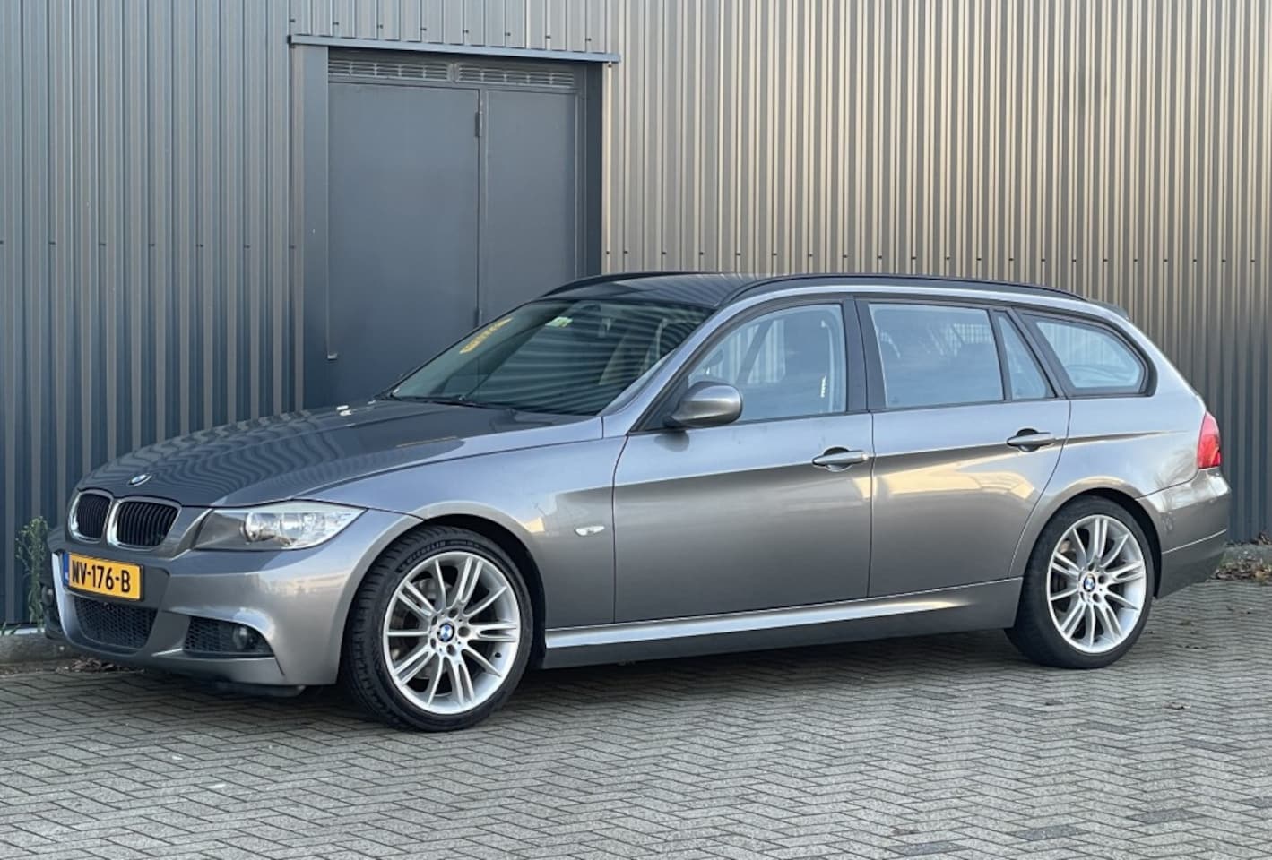 BMW 3-serie Touring - 320i Touring M-Line - AutoWereld.nl