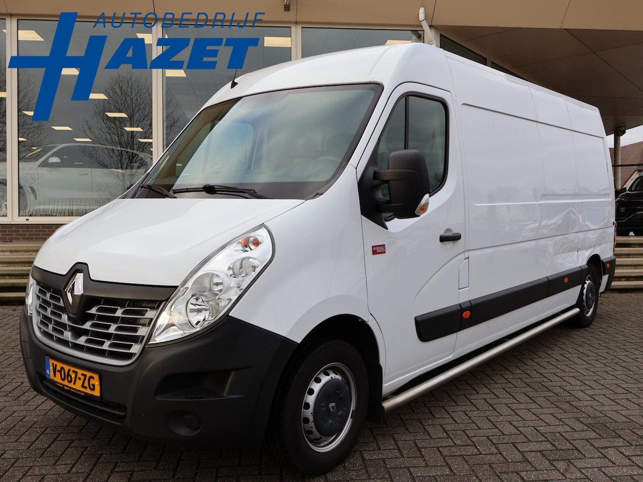 Renault Master - T35 2.3 DCI 170 PK L3H2 | OPRIJPLAAT + LIER | LUCHTVERING | TREKHAAK | CAMERA | NAVIGATIE - AutoWereld.nl