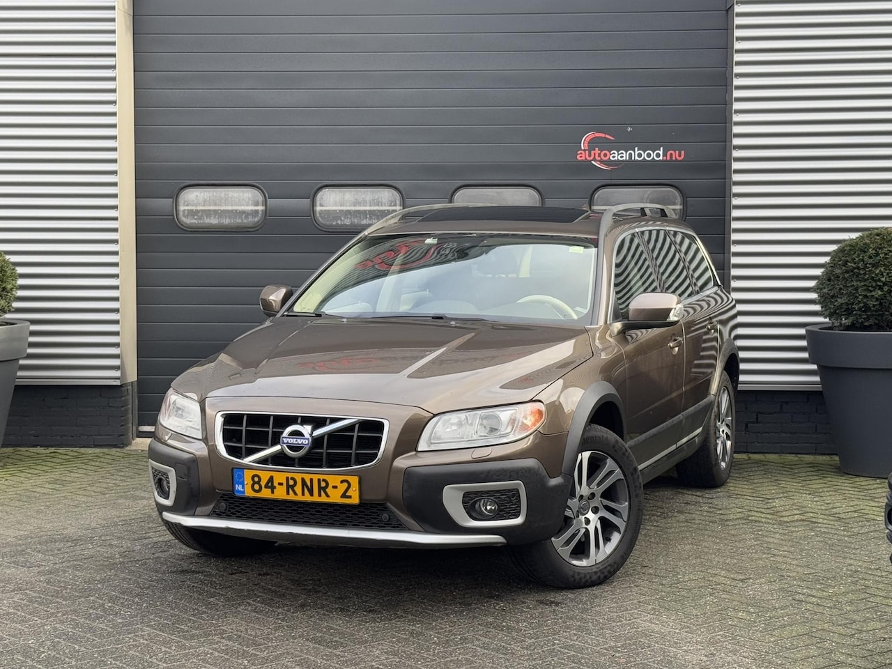 Volvo XC70 - 2.0 D3 FWD Limited Edition | Panoramadak | Trekhaak | Memory Stoelen | Lederen Bekleding | - AutoWereld.nl