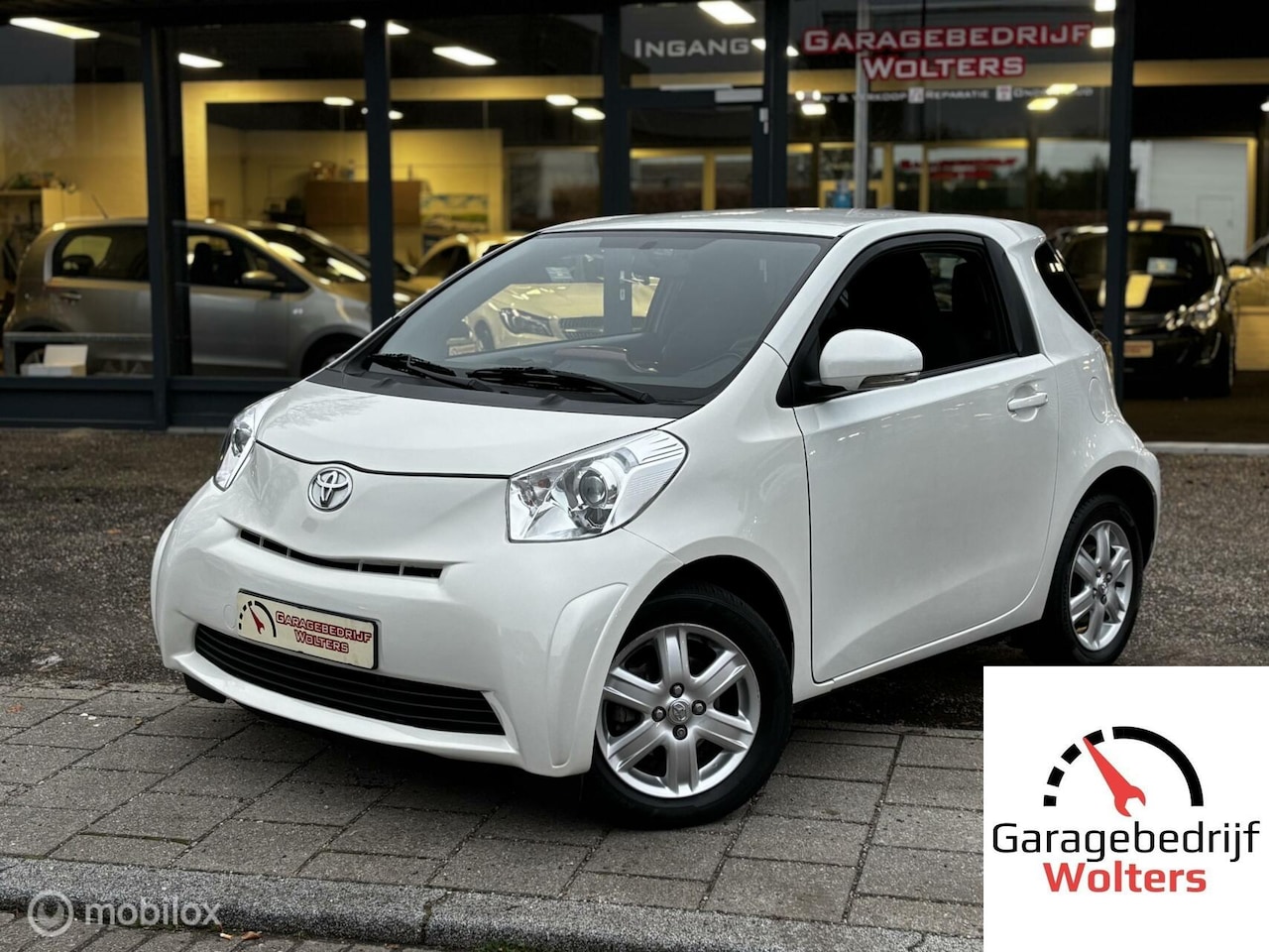 Toyota iQ - 1.0 VVTi Aspiration Pearl AUTOMAAT 1E EIGENAAR - AutoWereld.nl