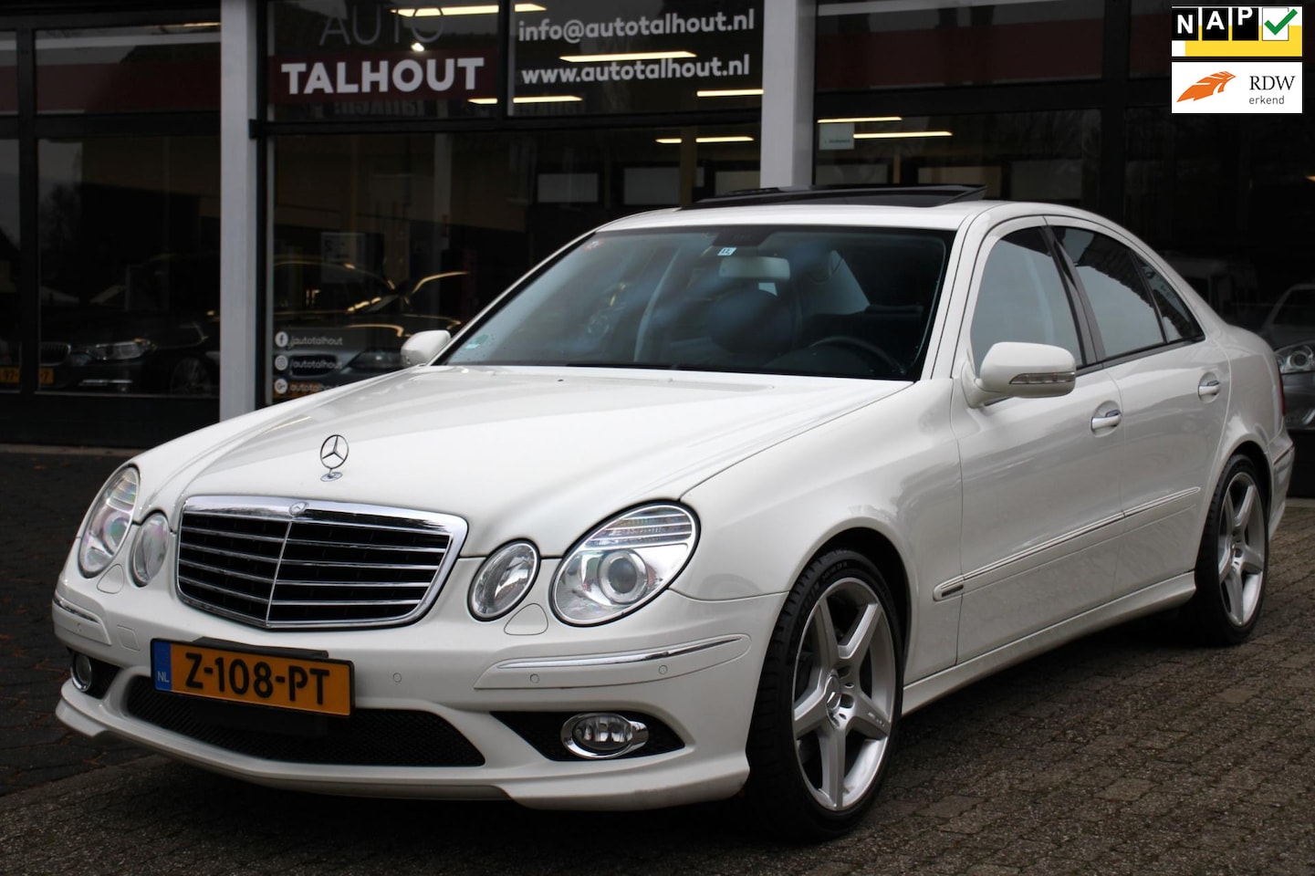 Mercedes-Benz E-klasse - 350 Avantgarde E350 - Youngtimer - 63dkm - Uniek! - AMG styling - AutoWereld.nl