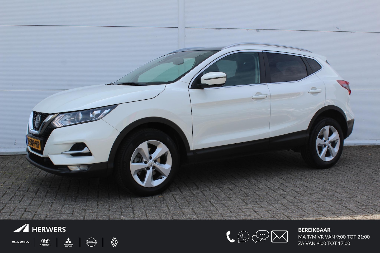 Nissan Qashqai - 1.3 DIG-T 160 Business Edition AUTOMAAT / Navigatie + Apple Carplay/Android Auto / Panoram - AutoWereld.nl