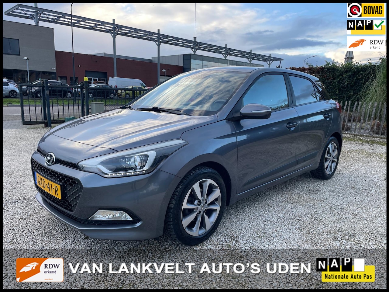 Hyundai i20 - 1.2 84pk Comfort Navi, Camera, 1e eig. Dealer onderh. - AutoWereld.nl