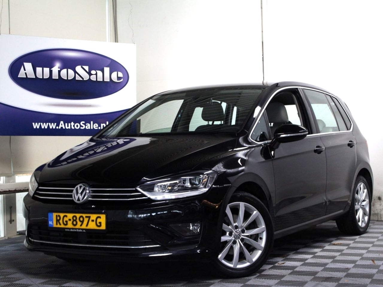 Volkswagen Golf Sportsvan - 1.4 TSI DSG Highline XENON ACC NAVI TREKHAAK STOELVW '14 - AutoWereld.nl