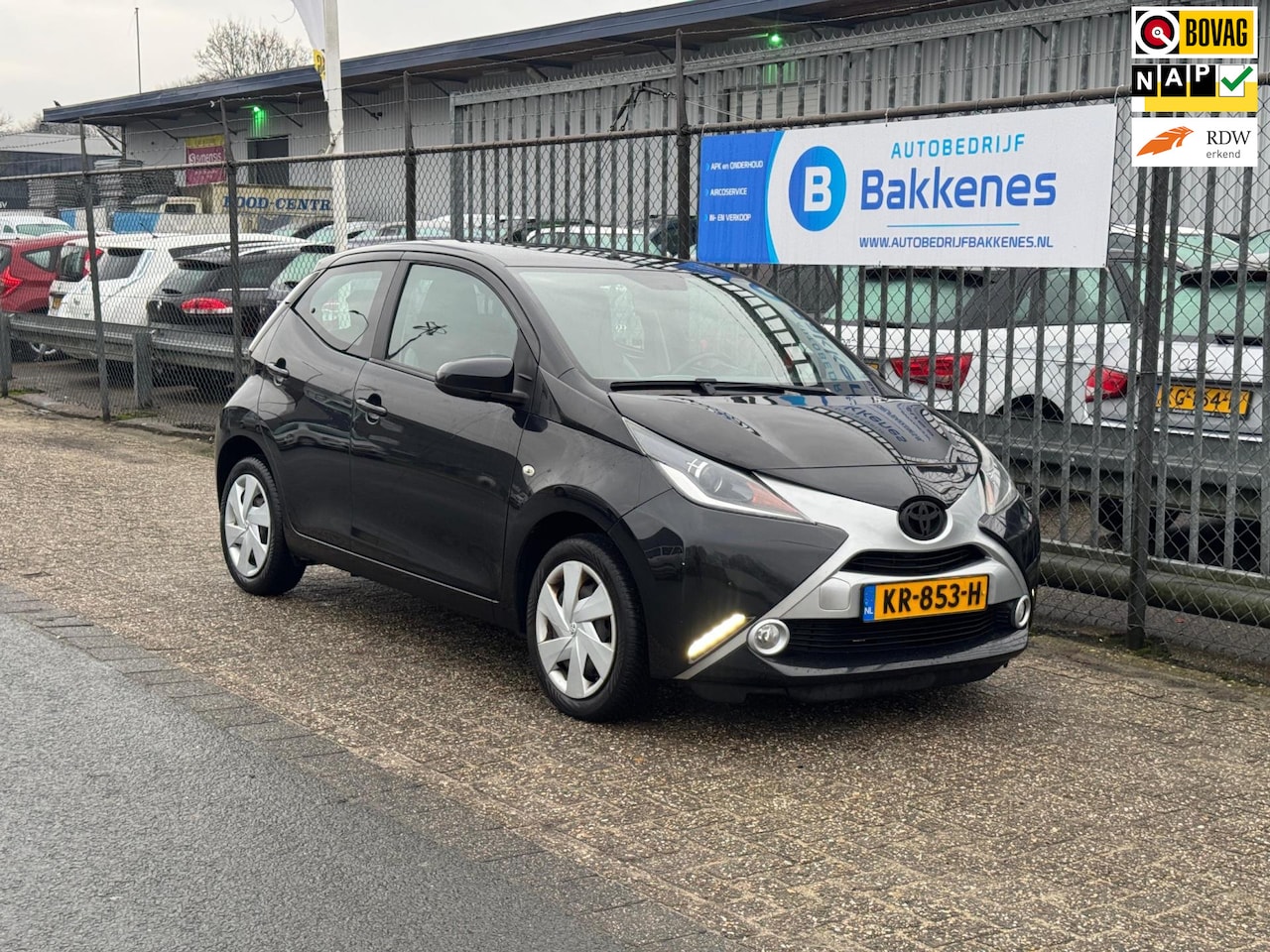 Toyota Aygo - 1.0 VVT-i x-play | Camera | Bluetooth | Airco | NAP - AutoWereld.nl