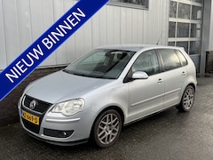 Volkswagen Polo - 1.4-16V Sportline