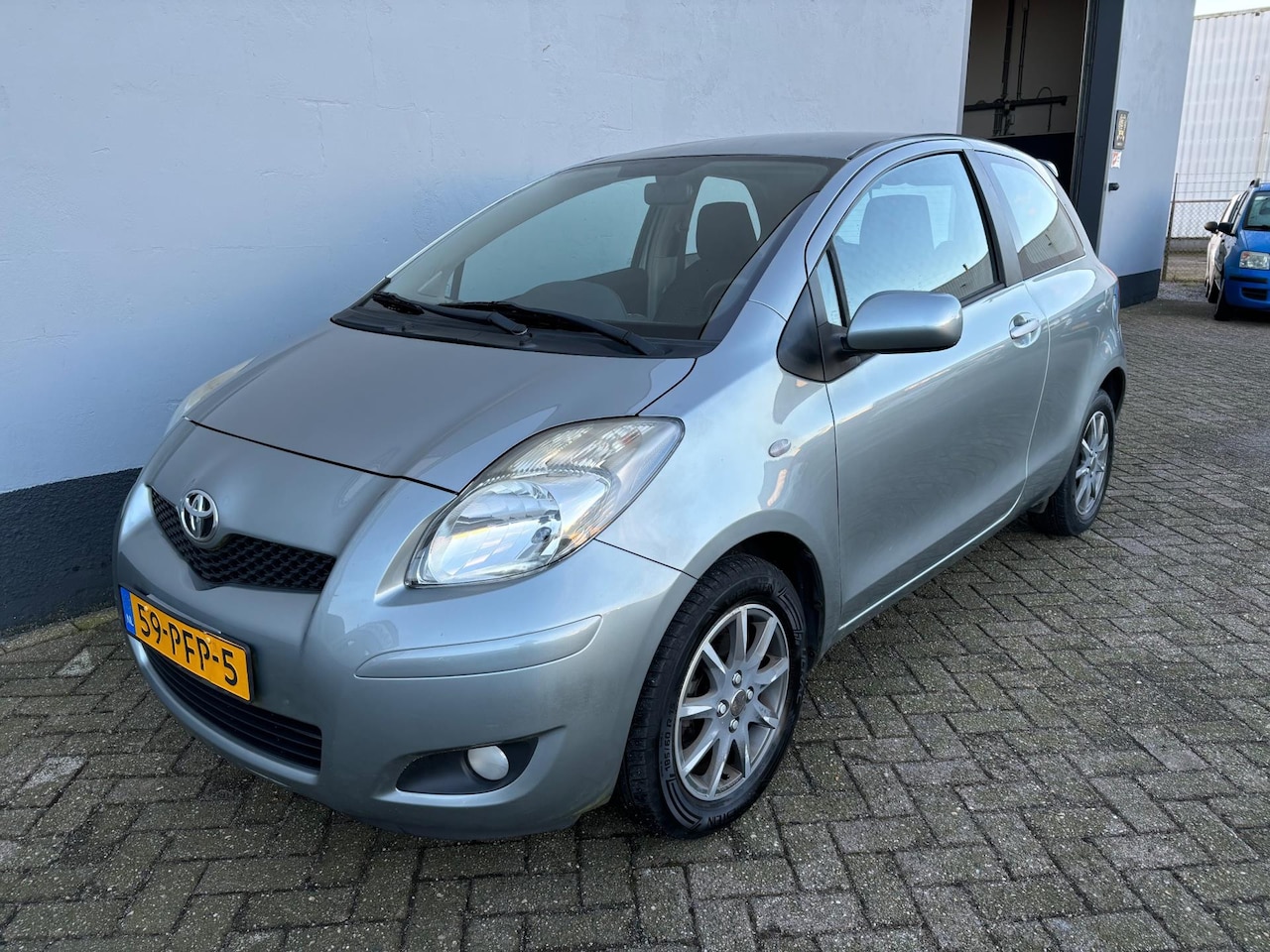 Toyota Yaris - 1.3 VVTi Aspiration Automaat - Climate Control - AutoWereld.nl