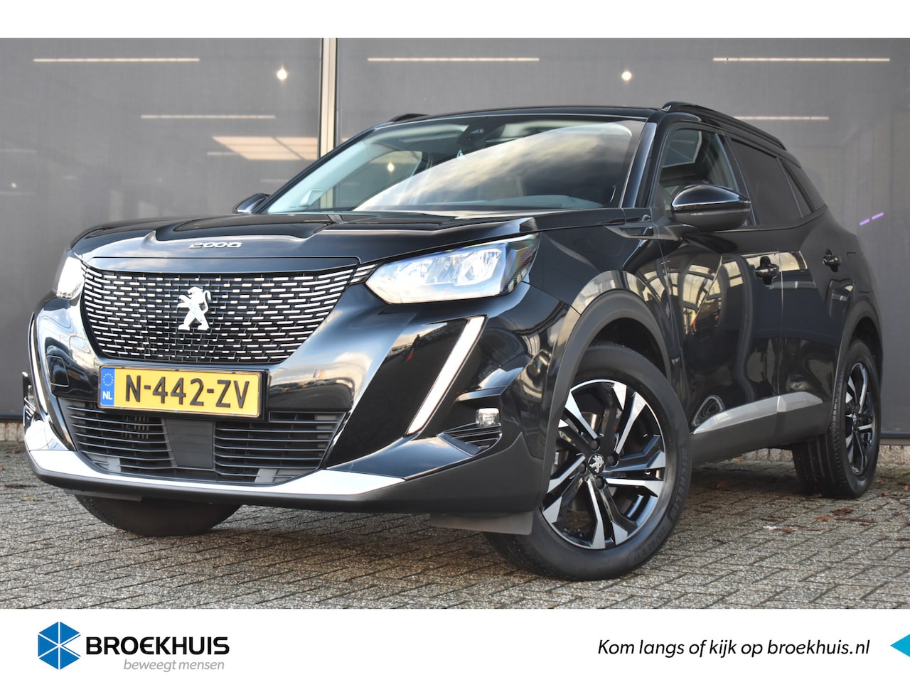 Peugeot 2008 - 1.2 PureTech Allure Pack 130pk Automaat | Adaptive Cruise | Navigatie by App | Stoelverwar - AutoWereld.nl