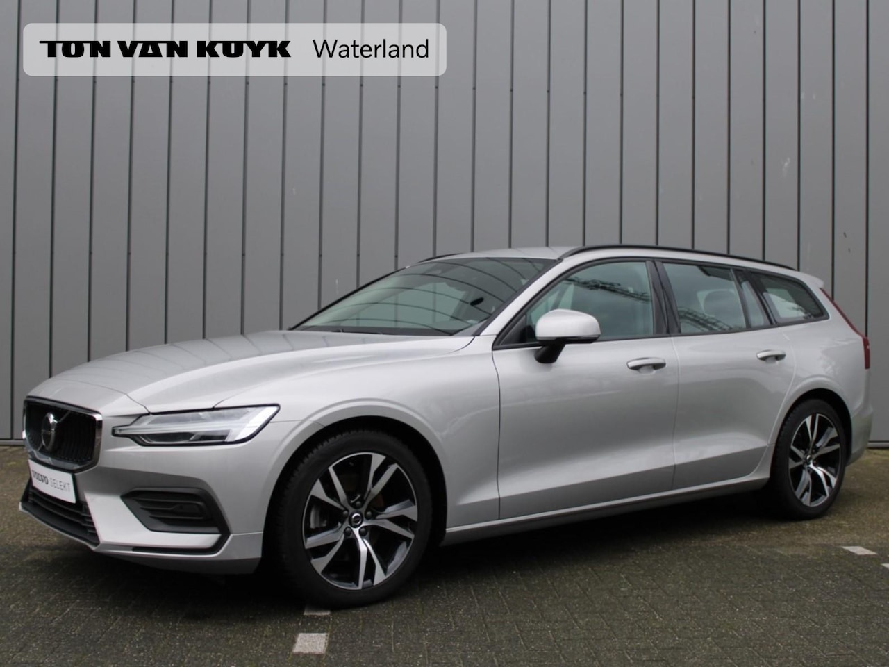 Volvo V60 - 2.0 B3 Essential Edition Automaat / Climate Pack / Google Maps / Trekhaak / DAB+ / BLISS - AutoWereld.nl