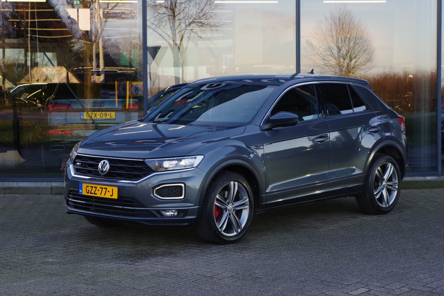 Volkswagen T-Roc - 1.5 TSI 150 PK Automaat R-Line Sport, Stoelverarming, Camera, Adap. Cruise Control - AutoWereld.nl