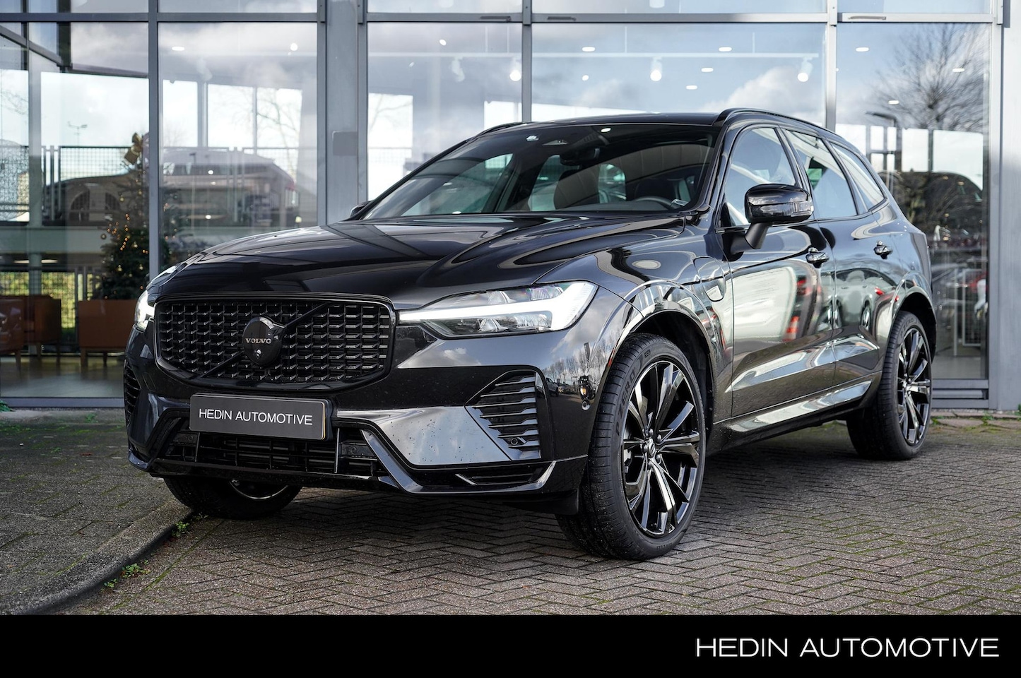 Volvo XC60 - 2.0 T6 Plug-in hybrid AWD Plus Black Edition | Panorama Dak | Adaptieve Cruise + Pilot Ass - AutoWereld.nl