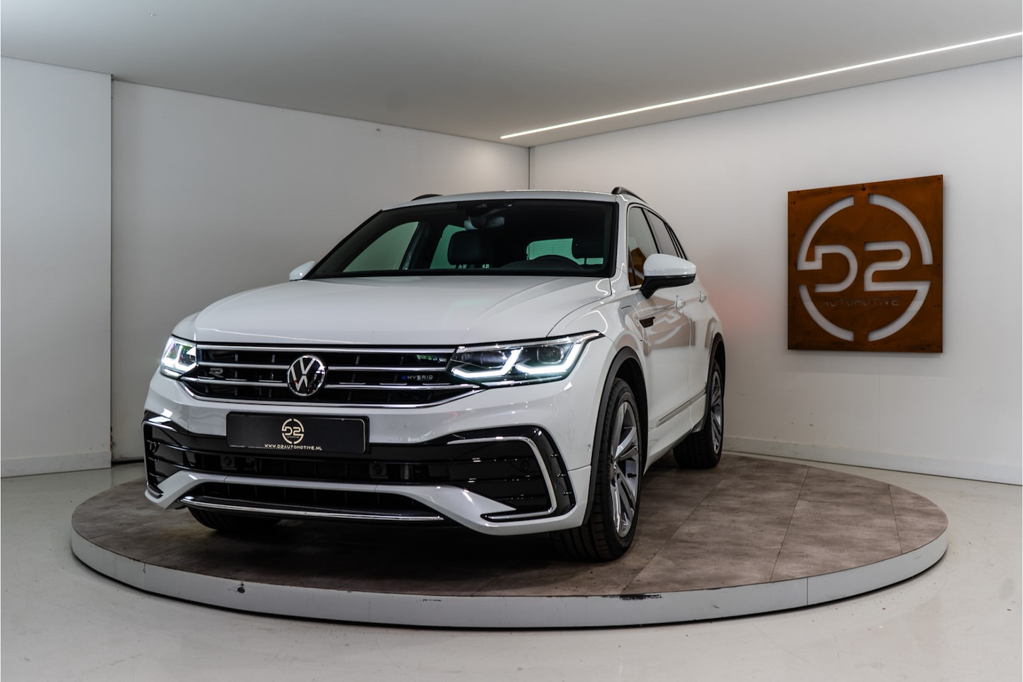 Volkswagen Tiguan - 1.4 TSI eHybrid 2x R-Line 266PK | IQ | Sfeer | Virtual | Carplay | 12 MND Garantie - AutoWereld.nl