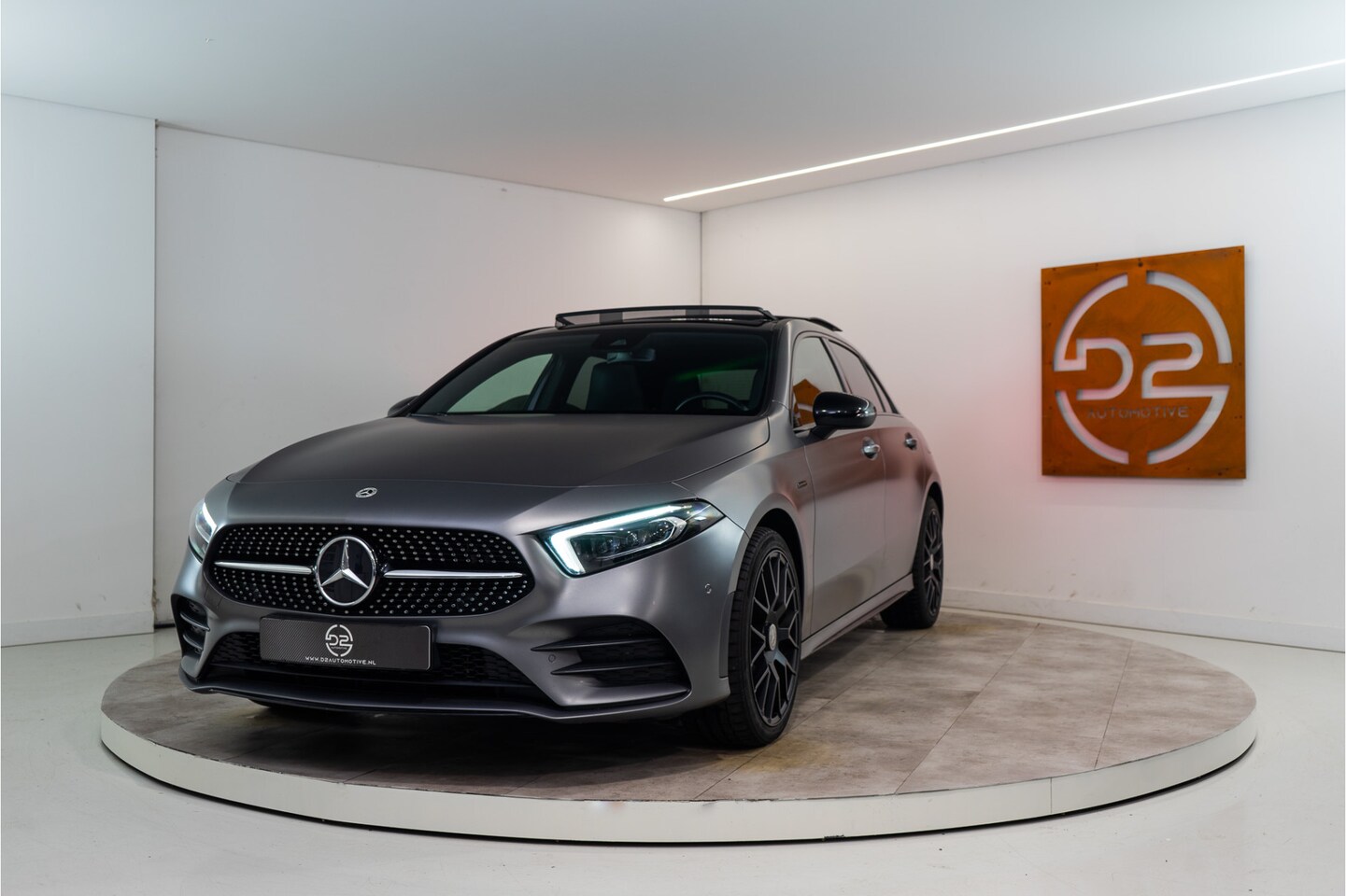 Mercedes-Benz A-klasse - 250 e AMG 263PK | Magno | Pano | Sfeer | Burmester Entry | Carplay | 12 MND Garantie - AutoWereld.nl