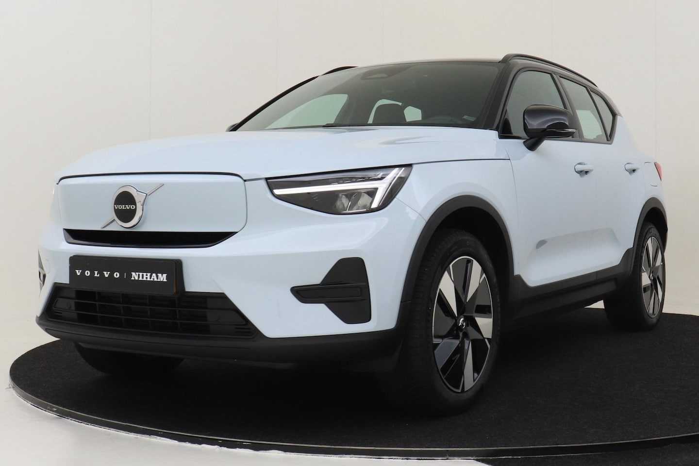 Volvo XC40 - SINGLE MOTOR EXTENDED RANGE PLUS 82 kWh -CAMERA|WARMTEPOMP|ADAP.CRUISE|BLIS|KEY-LESS - AutoWereld.nl