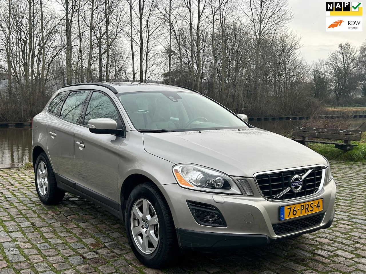 Volvo XC60 - 2.0T Kinetic Automaat 1e eigenaar dealer onderhouden airco elektrische ramen cruis control - AutoWereld.nl