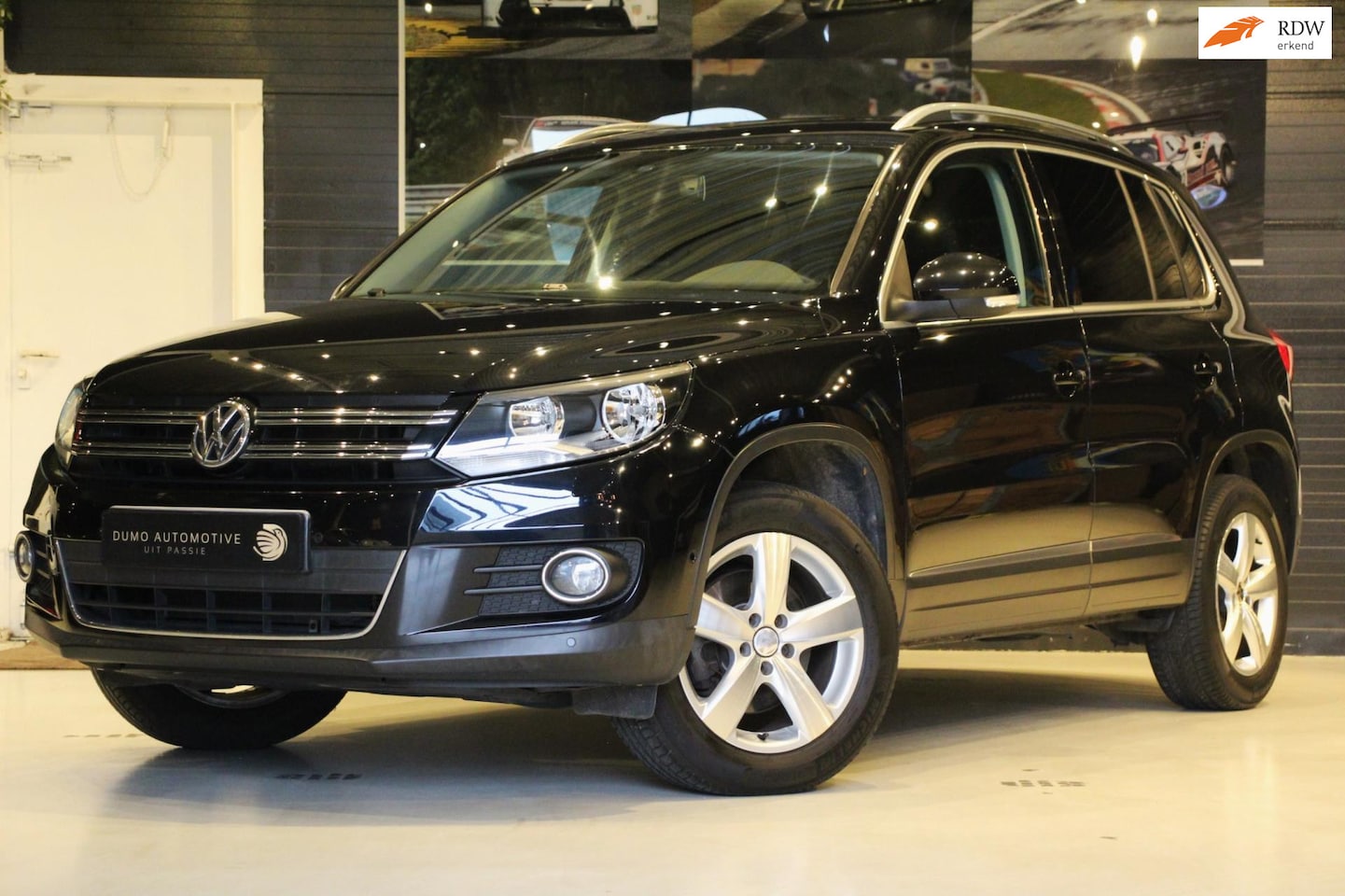 Volkswagen Tiguan - 1.4 TSI Sport&Style - NAVI - PDC RONDOM - STOEL VERW - 1E EIGENAAR - DEALER OH - AutoWereld.nl